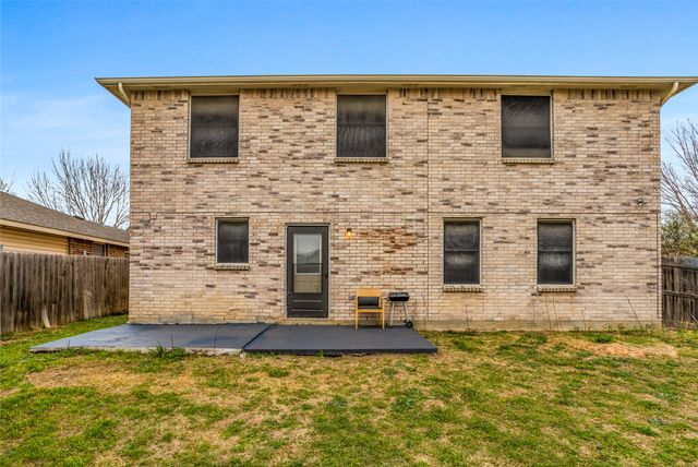 1856 Lariat Drive, Fort Worth, TX 76247