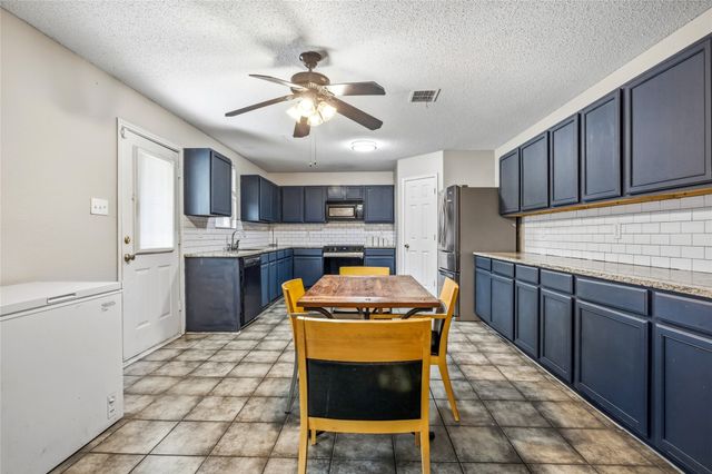 1856 Lariat Drive, Fort Worth, TX 76247