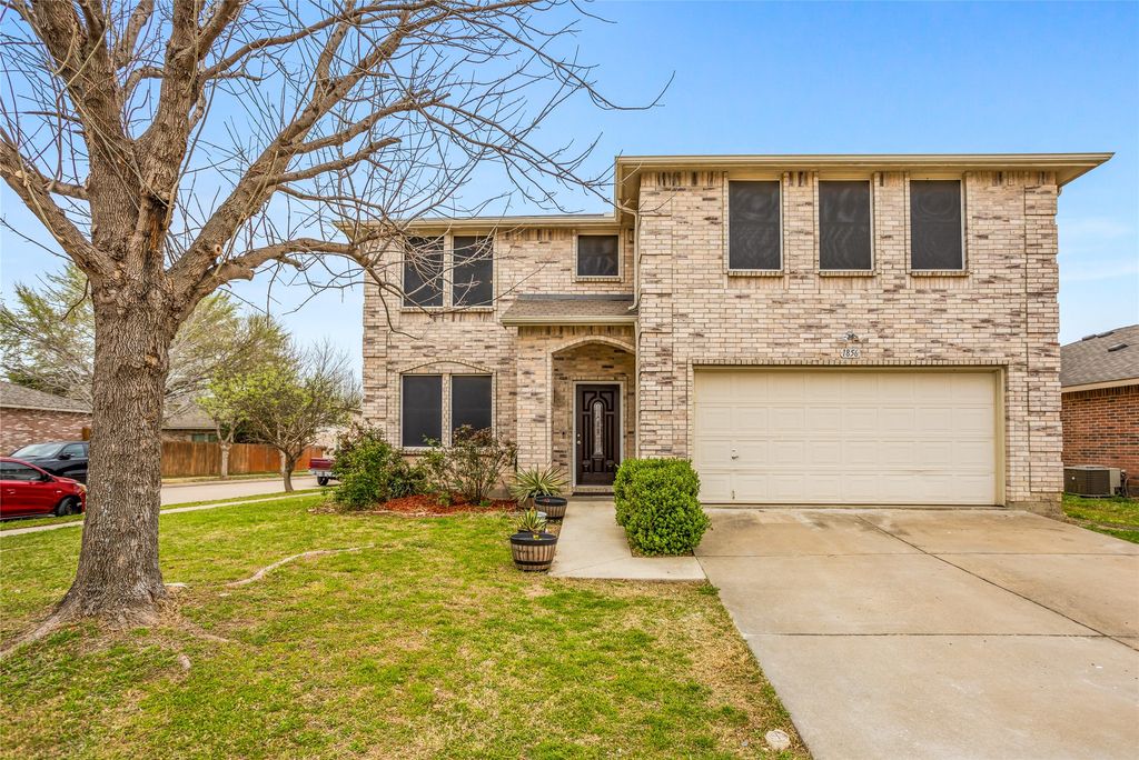 1856 Lariat Drive, Fort Worth, TX 76247