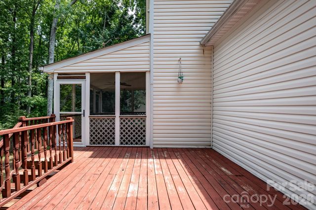 9406 Golden Pond Drive, Charlotte, NC 28269