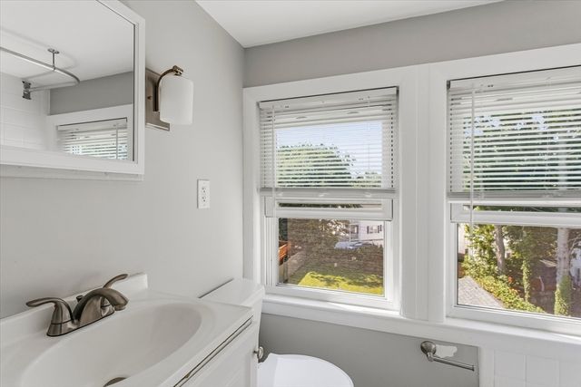 452 Quarry St 452, Quincy, MA 02169