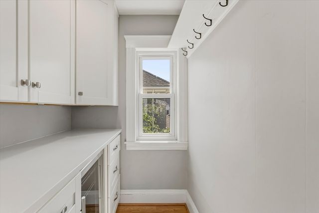 452 Quarry St 452, Quincy, MA 02169