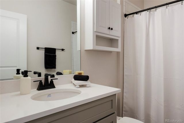 7140 S Vandriver Way, Aurora, CO 80016