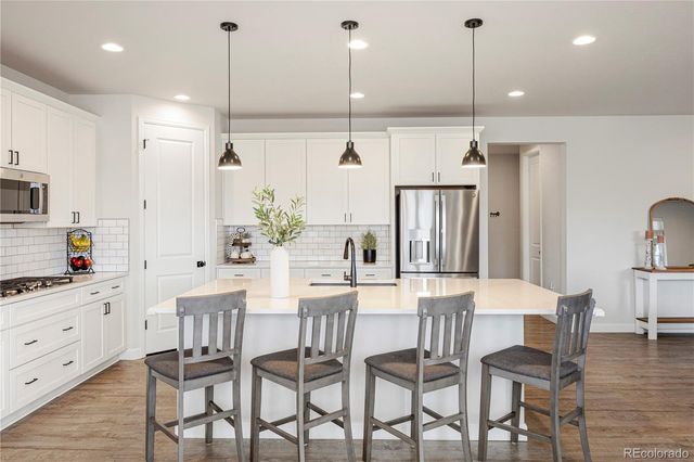 7140 S Vandriver Way, Aurora, CO 80016