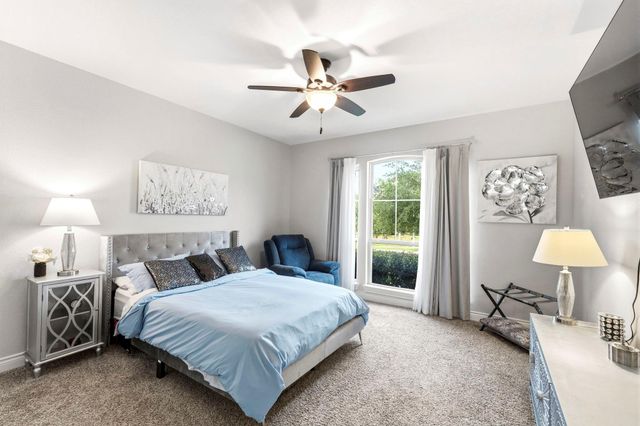 902 Holly Chapple Drive, Conroe, TX 77384