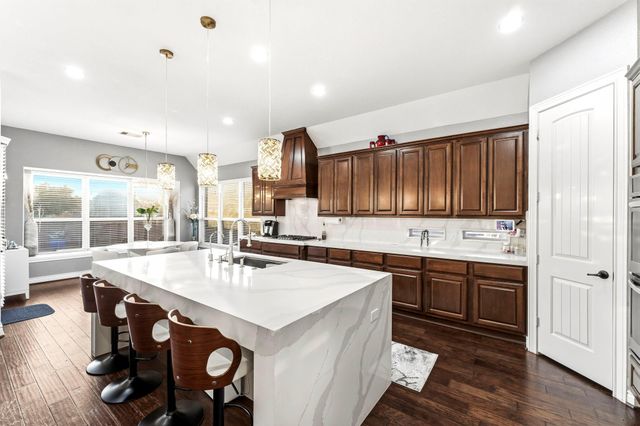 902 Holly Chapple Drive, Conroe, TX 77384