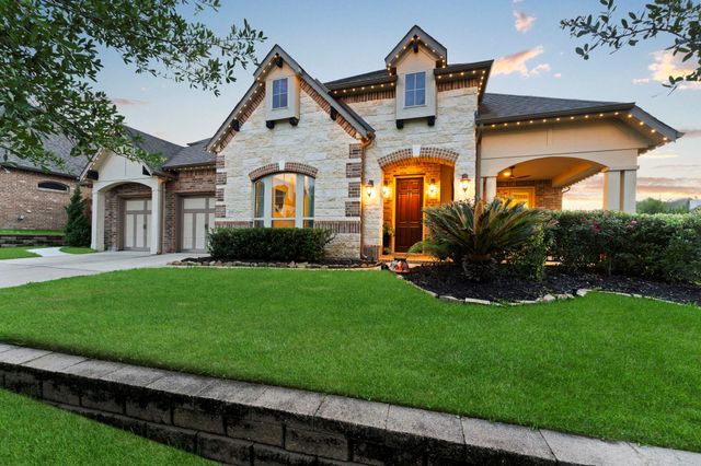 902 Holly Chapple Drive, Conroe, TX 77384