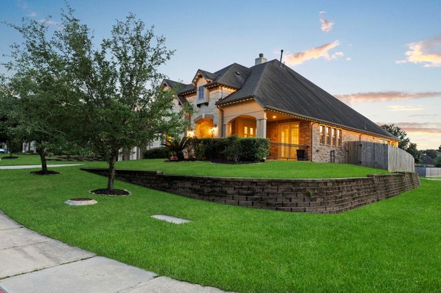 902 Holly Chapple Drive, Conroe, TX 77384