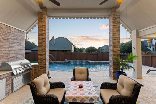 902 Holly Chapple Drive, Conroe, TX 77384