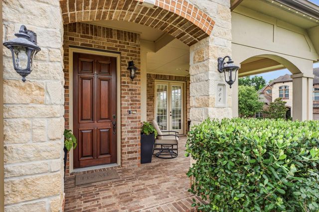 902 Holly Chapple Drive, Conroe, TX 77384