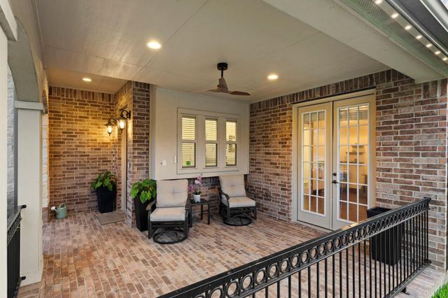 902 Holly Chapple Drive, Conroe, TX 77384