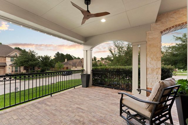 902 Holly Chapple Drive, Conroe, TX 77384