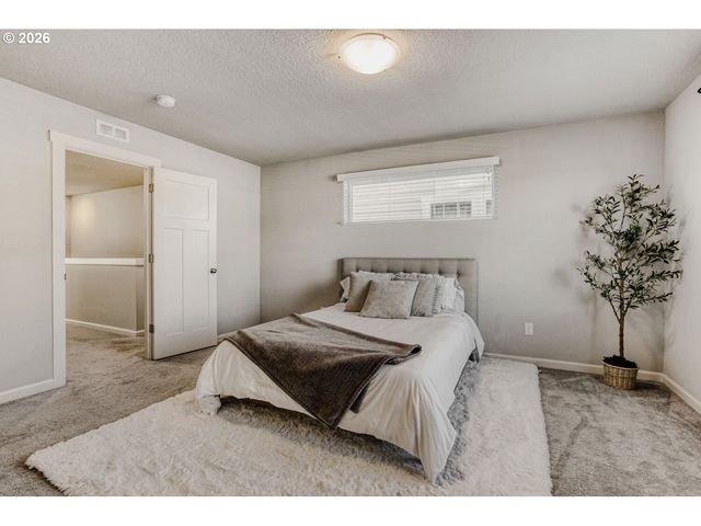 8465 Se CRABAPPLE St, Hillsboro, OR 97123