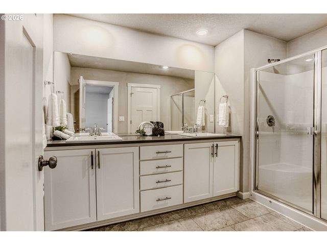 8465 Se CRABAPPLE St, Hillsboro, OR 97123