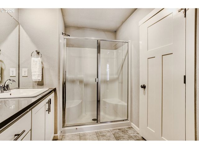 8465 Se CRABAPPLE St, Hillsboro, OR 97123