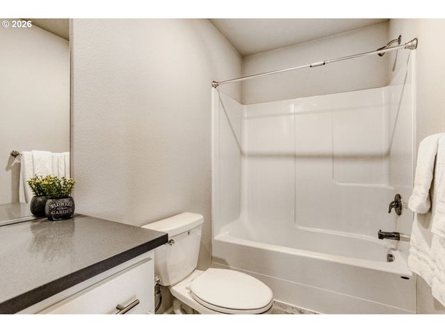 8465 Se CRABAPPLE St, Hillsboro, OR 97123