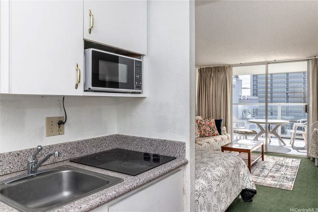 445 Seaside Avenue 1011, Honolulu, HI 96815