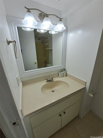 445 Seaside Avenue 1011, Honolulu, HI 96815