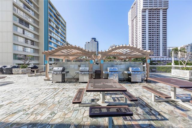 445 Seaside Avenue 1011, Honolulu, HI 96815