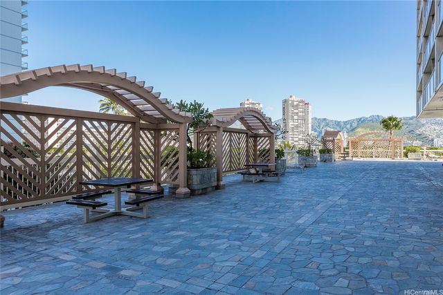 445 Seaside Avenue 1011, Honolulu, HI 96815