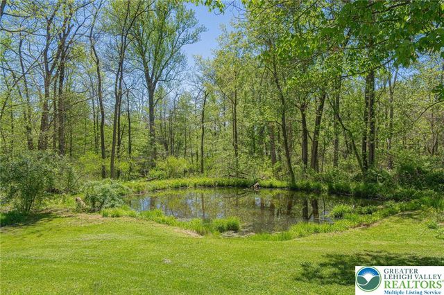3857 Friedens Road, Slatington Boro, PA 18080