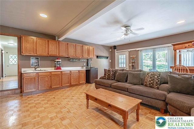 3857 Friedens Road, Slatington Boro, PA 18080