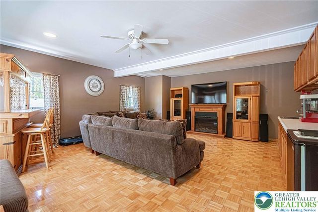 3857 Friedens Road, Slatington Boro, PA 18080