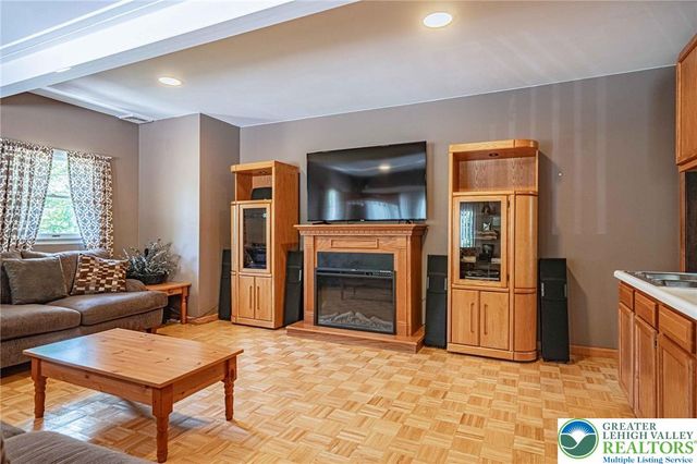 3857 Friedens Road, Slatington Boro, PA 18080