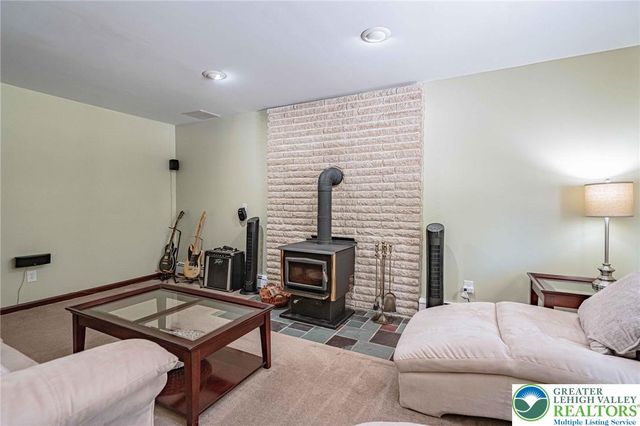 3857 Friedens Road, Slatington Boro, PA 18080