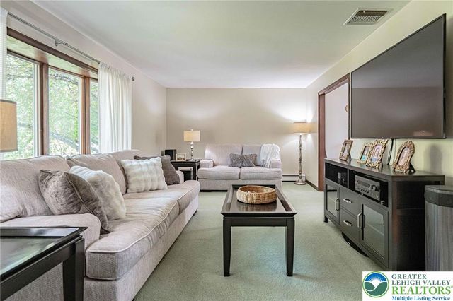3857 Friedens Road, Slatington Boro, PA 18080