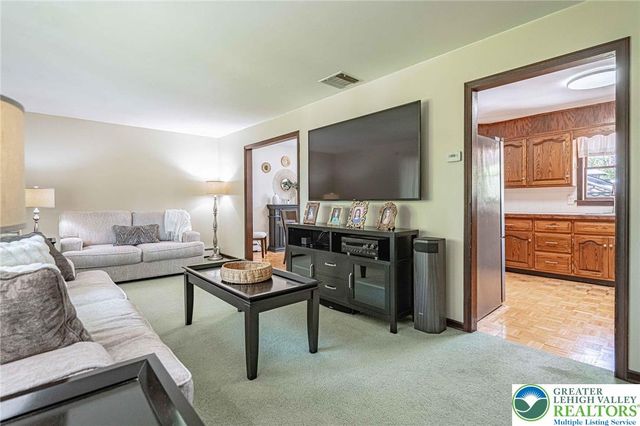 3857 Friedens Road, Slatington Boro, PA 18080