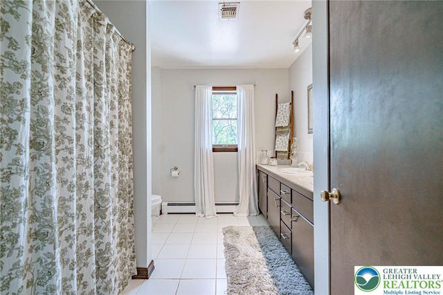 3857 Friedens Road, Slatington Boro, PA 18080