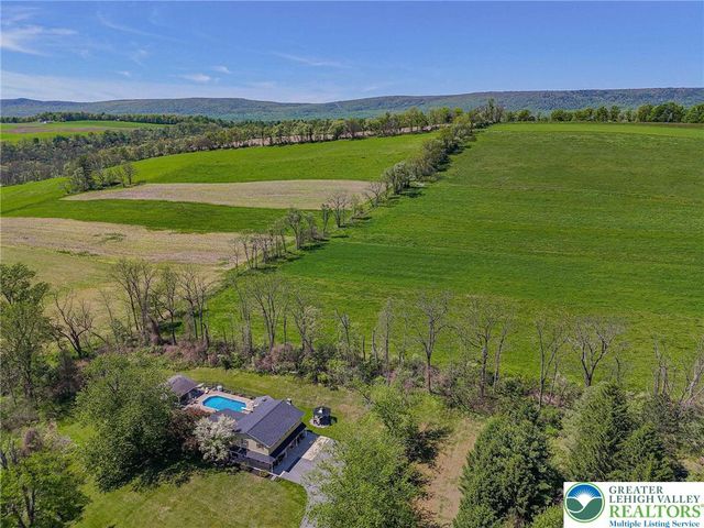 3857 Friedens Road, Slatington Boro, PA 18080