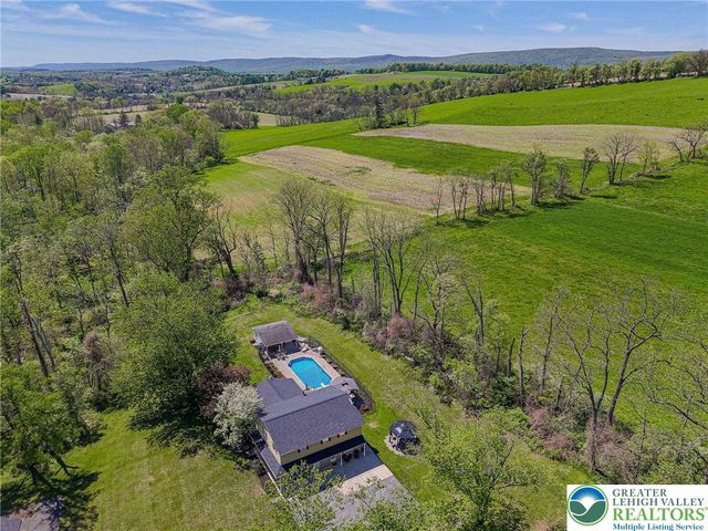 3857 Friedens Road, Slatington Boro, PA 18080