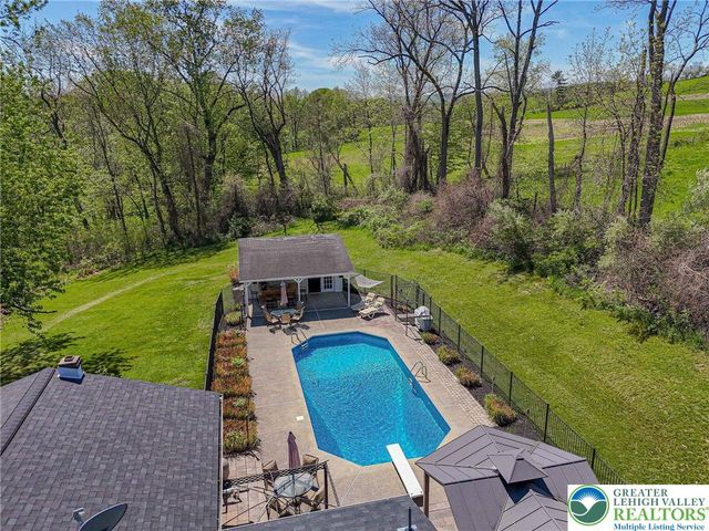 3857 Friedens Road, Slatington Boro, PA 18080