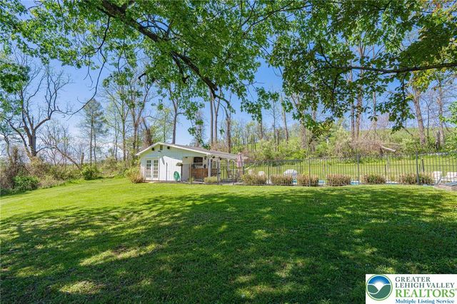 3857 Friedens Road, Slatington Boro, PA 18080