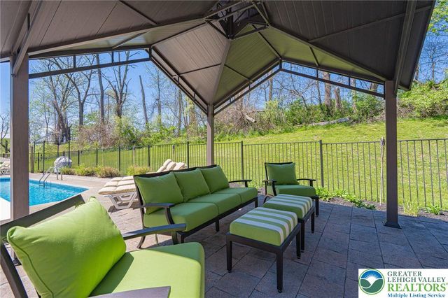 3857 Friedens Road, Slatington Boro, PA 18080