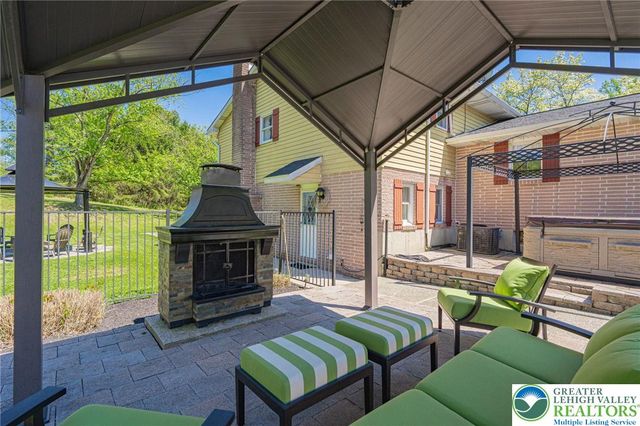 3857 Friedens Road, Slatington Boro, PA 18080