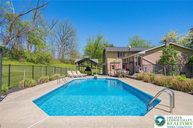 3857 Friedens Road, Slatington Boro, PA 18080