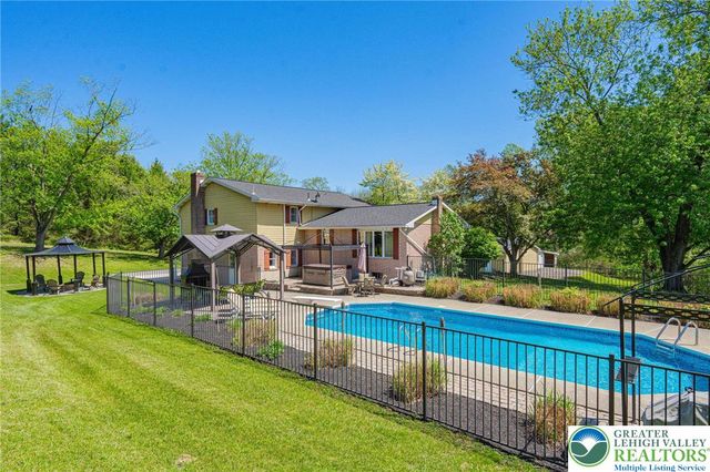 3857 Friedens Road, Slatington Boro, PA 18080