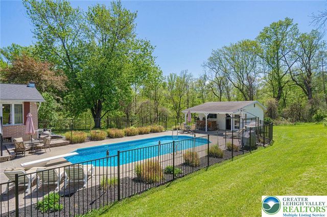 3857 Friedens Road, Slatington Boro, PA 18080