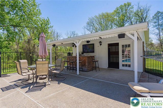 3857 Friedens Road, Slatington Boro, PA 18080