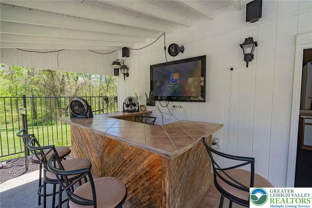 3857 Friedens Road, Slatington Boro, PA 18080