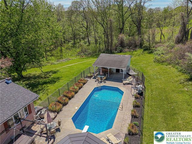 3857 Friedens Road, Slatington Boro, PA 18080
