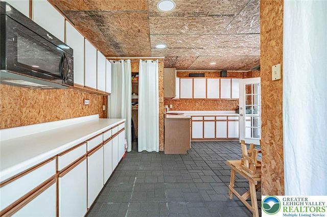 3857 Friedens Road, Slatington Boro, PA 18080