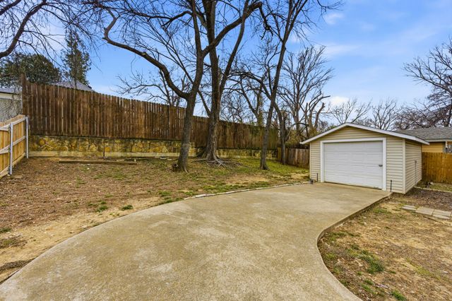 1514 Baxley Street, Carrollton, TX 75006