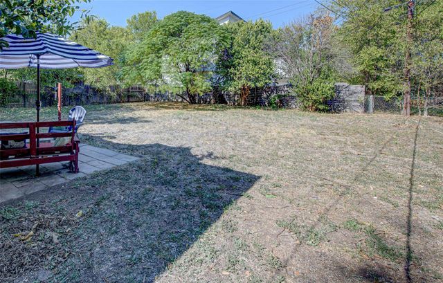 110 W Saint Johns Ave, Austin, TX 78752