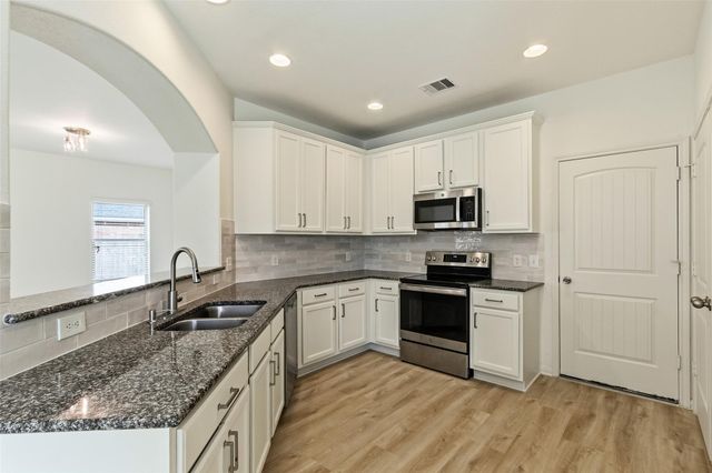 12339 Ridgecrest Drive, Willis, TX 77318