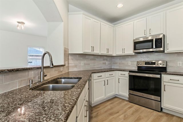 12339 Ridgecrest Drive, Willis, TX 77318