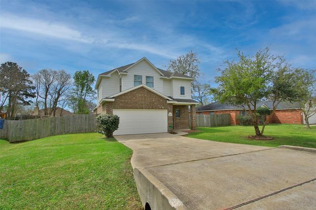12339 Ridgecrest Drive, Willis, TX 77318